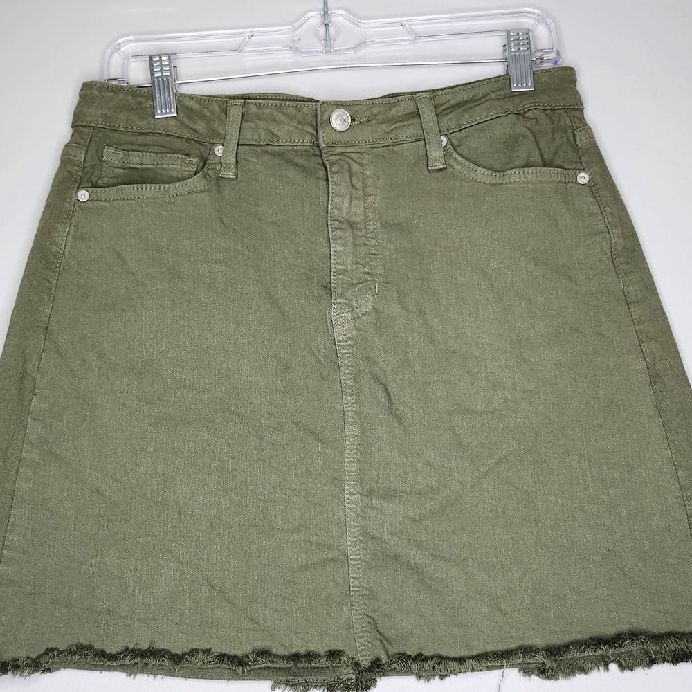 Just Black Womans Denim Mini Skirt Size Med Green Raw Hem 5 Pockets